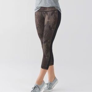 Lululemon Wunder Under Crop Leggings Women's Size 4 Comfortable Multi-Black